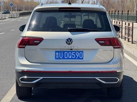 2022 Volkswagen Tiguan II Рестайлинг, серый, 2773000 рублей, вид 4