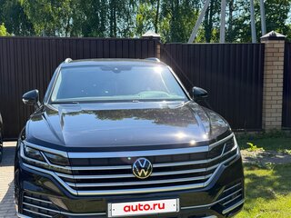 2021 Volkswagen Touareg III, чёрный, 5950000 рублей, вид 2
