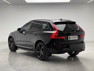 2025 Volvo XC60 II Рестайлинг 2, чёрный, 5370000 рублей, вид 4