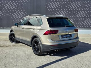 2018 Volkswagen Tiguan II, бежевый, 2780000 рублей, вид 4