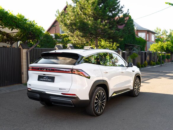 2026 Geely Galaxy M7, белый - вид 3