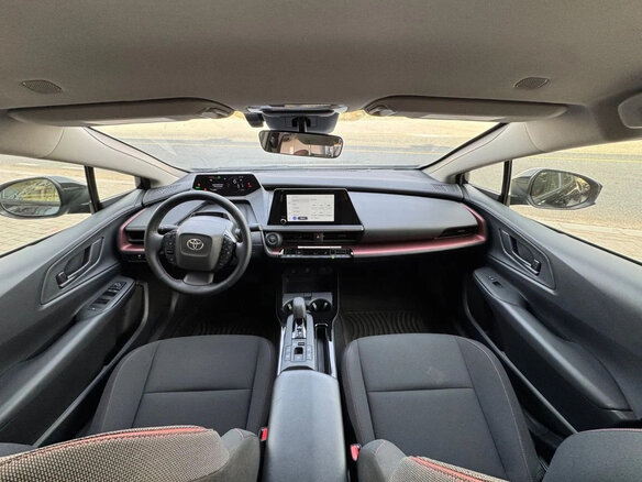 2025 Toyota Prius V (XW60), чёрный, 3900000 рублей - вид 14