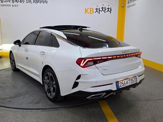 2022 Kia K5 III, белый, 2460000 рублей, вид 4