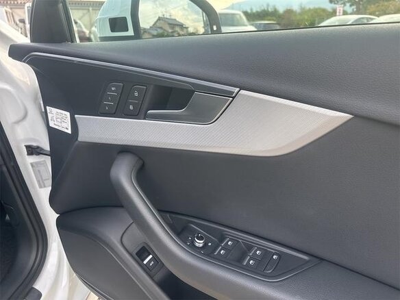 2018 Audi A4 V (B9), белый - вид 11