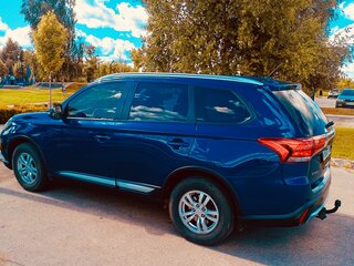 2015 Mitsubishi Outlander III Рестайлинг 2, синий, 1550000 рублей, вид 2