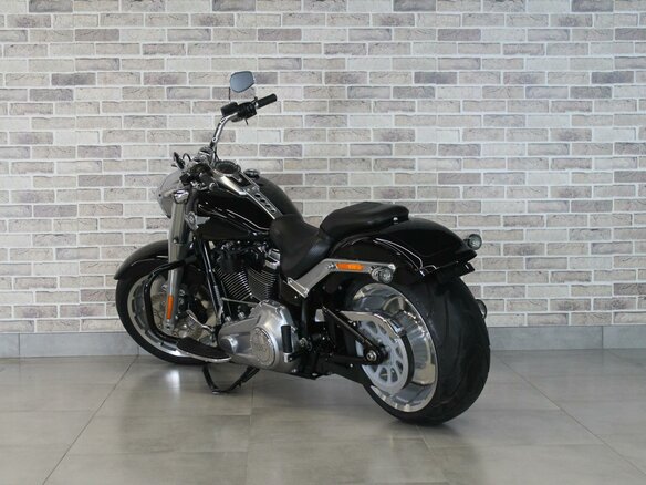 2020 Harley-Davidson Fat Boy, чёрный, 1965000 рублей - вид 7