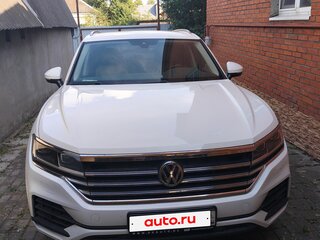 2019 Volkswagen Touareg III, белый, 4850000 рублей, вид 3