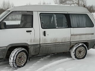1991 Toyota Town Ace II Рестайлинг 2, серебристый, 220000 рублей, вид 4