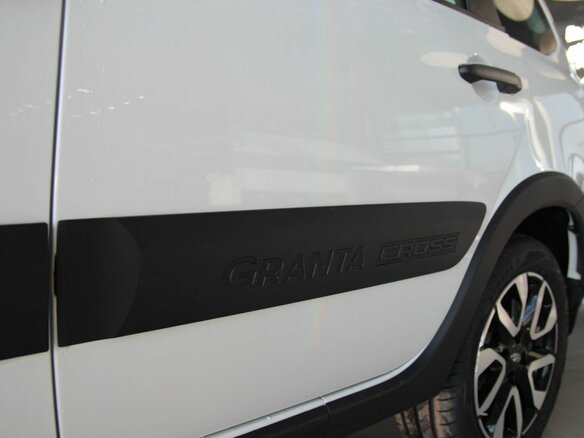 2026 Lada (ВАЗ) Granta Cross I Рестайлинг, белый, 1196000 рублей - вид 4