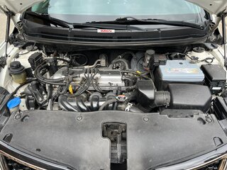 2016 Kia Rio III Рестайлинг, белый, 1050000 рублей, вид 4