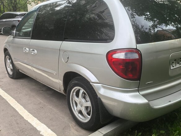 2001 Chrysler Voyager IV, серебристый, 320000 рублей - вид 4