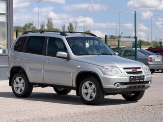 2013 Chevrolet Niva I Рестайлинг, серебристый, 735000 рублей, вид 4