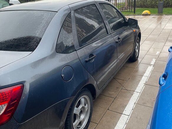 2014 Lada (ВАЗ) Granta I, серебристый, 415000 рублей - вид 2