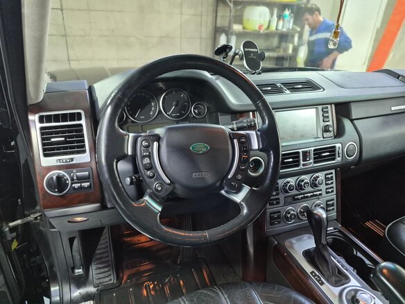 2009 Land Rover Range Rover III Рестайлинг, чёрный, 1350000 рублей - вид 11