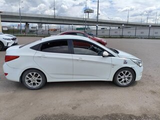 2015 Hyundai Solaris I Рестайлинг, белый, 480000 рублей, вид 2