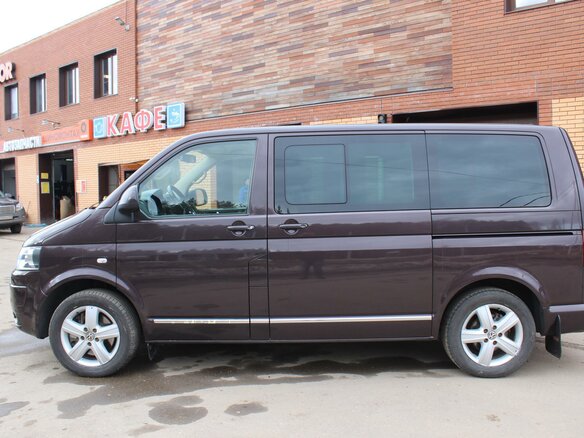 2011 Volkswagen Multivan T5 Рестайлинг, коричневый, 2200000 рублей - вид 3