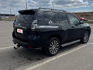 2022 Toyota Land Cruiser Prado 150 Series Рестайлинг 3, чёрный, 5700000 рублей, вид 5