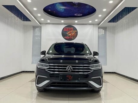 2023 Volkswagen Tiguan II Рестайлинг, чёрный, 2750000 рублей, вид 1