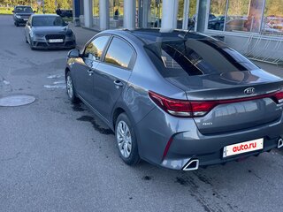 2021 Kia Rio IV Рестайлинг, серый, 1300000 рублей, вид 5