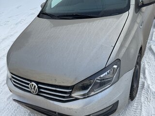 2018 Volkswagen Polo V Рестайлинг, серебристый, 1350000 рублей, вид 4
