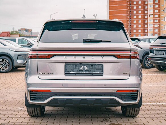 2026 Geely Monjaro I, серебристый, 4954990 рублей - вид 4