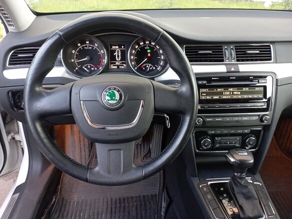 2012 Skoda Superb II, белый, 1400000 рублей - вид 8