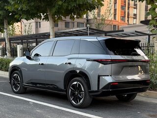 2025 Toyota bZ3X 58.3 kWh, серебристый, 2940000 рублей, вид 2