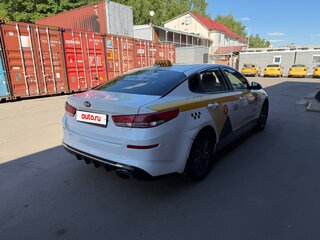 2019 Kia Optima IV Рестайлинг, белый, 890000 рублей, вид 4