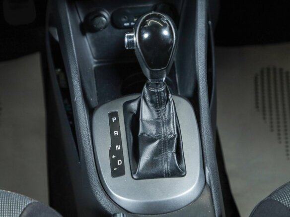 2014 Kia Rio 6-speed III, белый, 999000 рублей - вид 13
