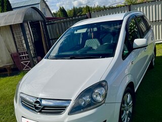 2012 Opel Zafira B Рестайлинг, белый, 700000 рублей, вид 2