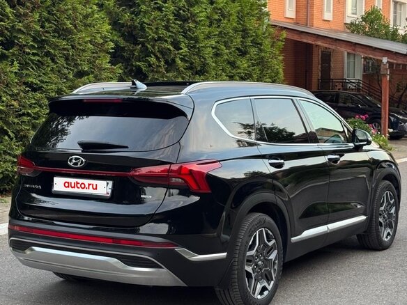2023 Hyundai Santa Fe IV Рестайлинг, чёрный, 4580000 рублей - вид 4