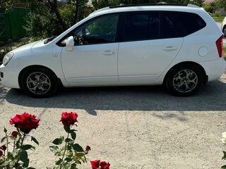 2007 Kia Carens II (UN), белый, 630000 рублей, вид 2
