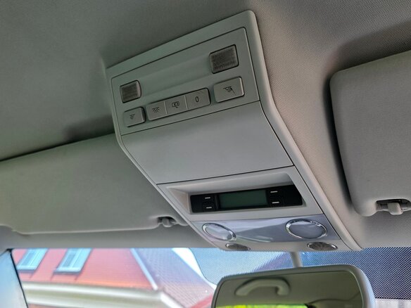 2005 Volkswagen Multivan T5, чёрный, 1650000 рублей - вид 11