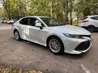 2020 Toyota Camry VIII (XV70), белый, 2250000 рублей, вид 2