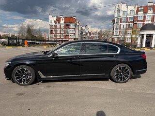 2018 BMW 7 серии Long 730Ld xDrive VI (G11/G12), чёрный, 3000000 рублей, вид 5