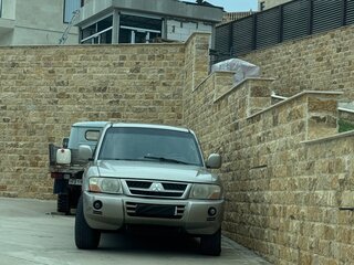 2003 Mitsubishi Pajero III Рестайлинг, бежевый, 1200000 рублей, вид 4