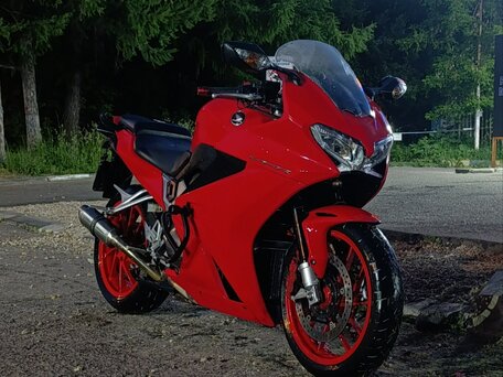 2015 Honda VFR 800, красный, 699000 рублей, вид 1