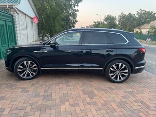 2019 Volkswagen Touareg III, синий, 5100000 рублей, вид 4