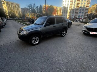 2014 Chevrolet Niva I Рестайлинг, серый, 399000 рублей, вид 4