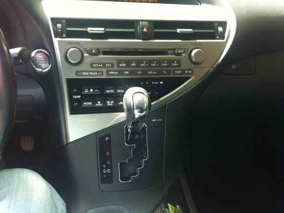 2011 Lexus RX 270 III, белый, 1700000 рублей - вид 9