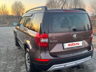 2014 Skoda Yeti I Рестайлинг, коричневый, 890000 рублей, вид 4