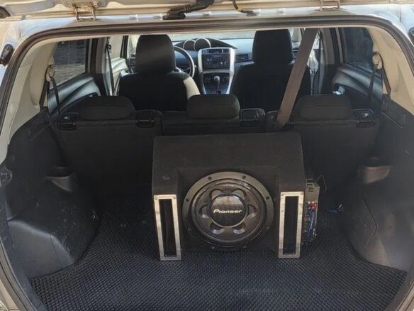 2010 Toyota Verso I, серебристый, 1100000 рублей - вид 3