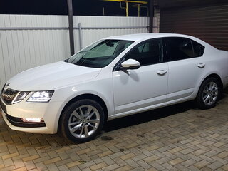 2019 Skoda Octavia III (A7) Рестайлинг, белый, 2100000 рублей, вид 1