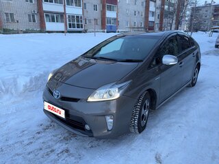 2013 Toyota Prius III Рестайлинг (XW30), коричневый, 1150000 рублей, вид 1