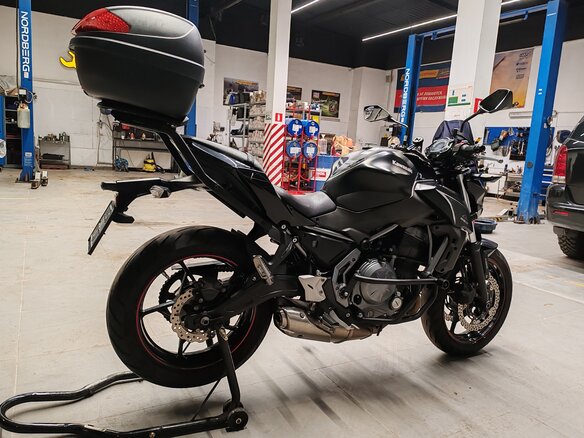 2017 Kawasaki Z 650, чёрный, 600000 рублей - вид 5