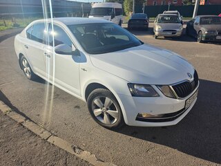 2020 Skoda Octavia III (A7) Рестайлинг, белый, 2100000 рублей, вид 3