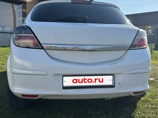2010 Opel Astra GTC H Рестайлинг, белый, 450000 рублей, вид 5