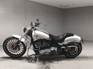 2017 Harley-Davidson Breakout, белый, 1532000 рублей, вид 2