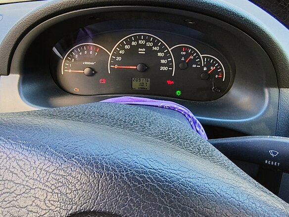 2011 Lada (ВАЗ) Priora I, серебристый, 180000 рублей - вид 6