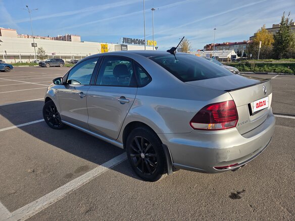 2019 Volkswagen Polo V Рестайлинг, серый, 1300000 рублей - вид 2